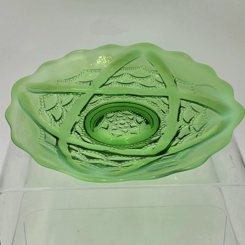 Antique Jefferson Glass "Abalone" Opalescent Scalloped Footed Bowl Footed Green